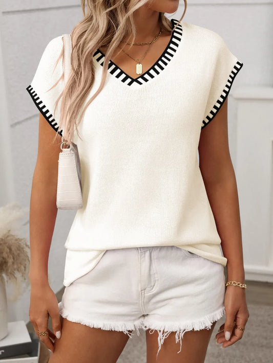 Women's Contrast Trim V-Neck Short Sleeve Knit Top casual outfit