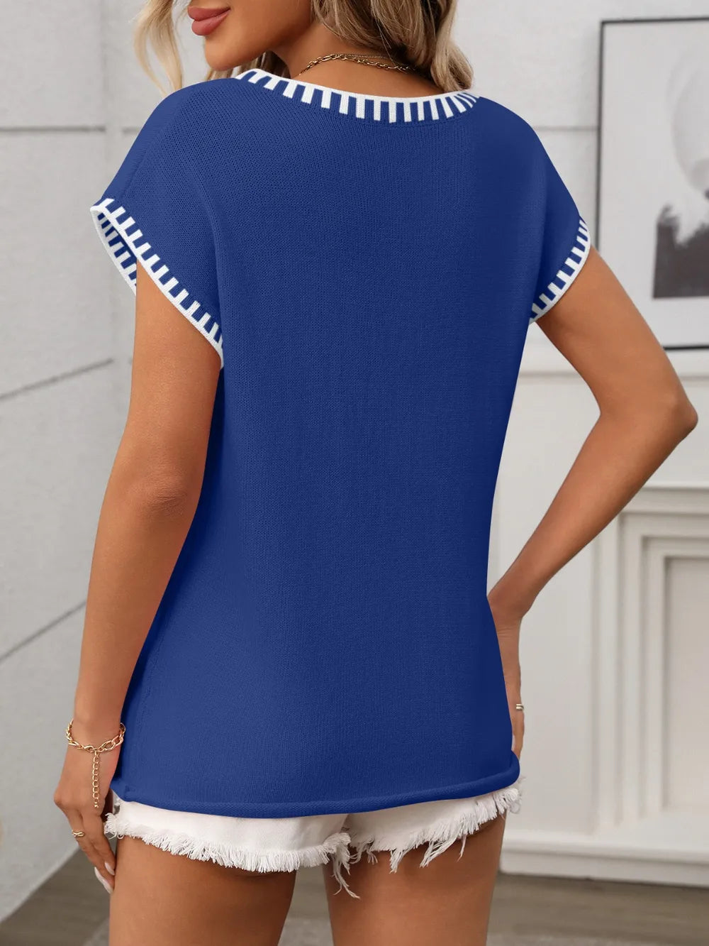 Women’s Contrast Trim V-Neck Short Sleeve Knit Top summer essential