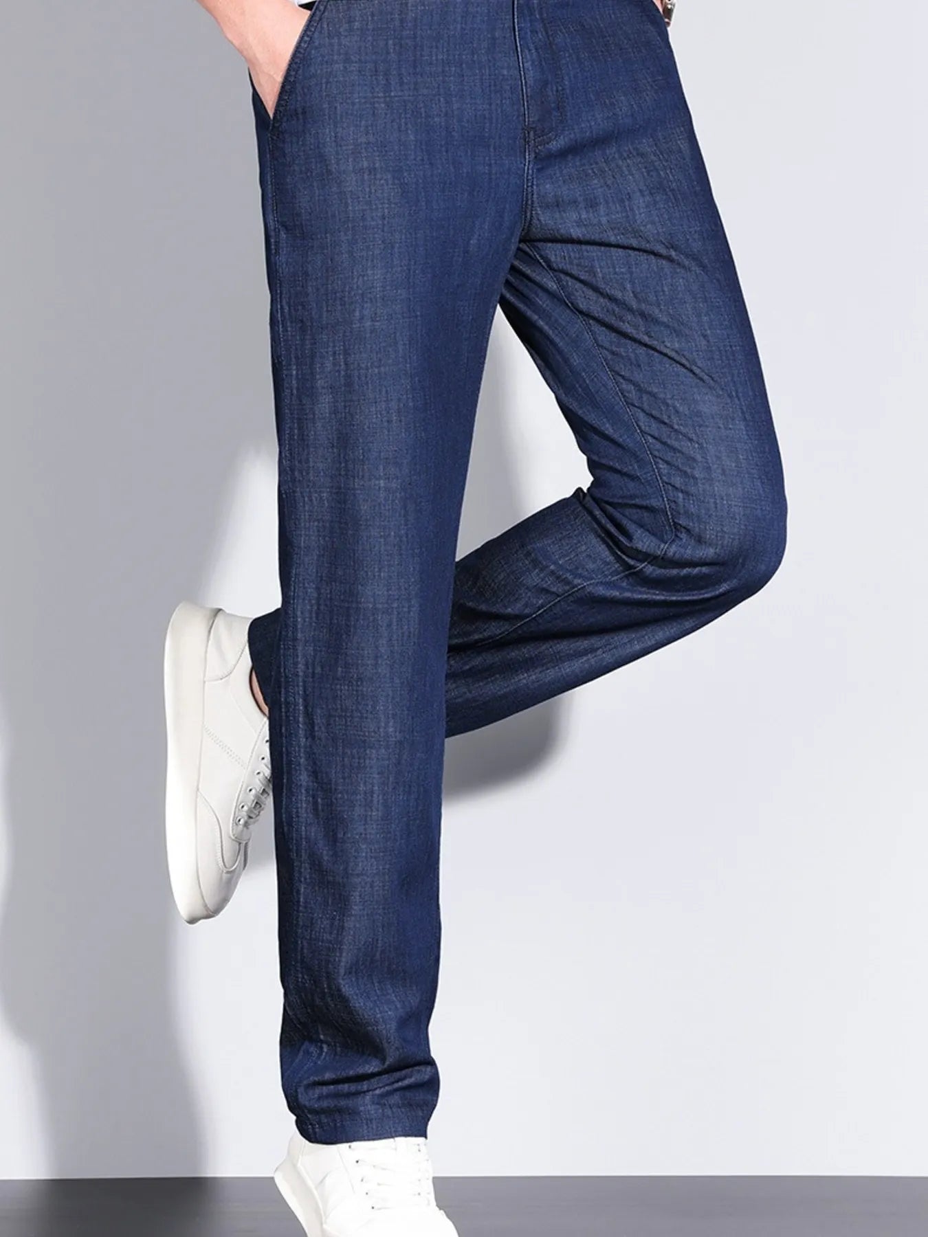 Men’s denim straight leg jeans stitching detail